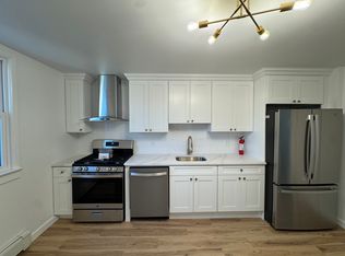 92 W 15th St, Bayonne, NJ 07002