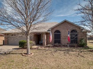 1817 Avon Dr, Corinth, TX 76210