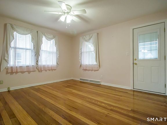 5th image of 21 Stillwell Drive