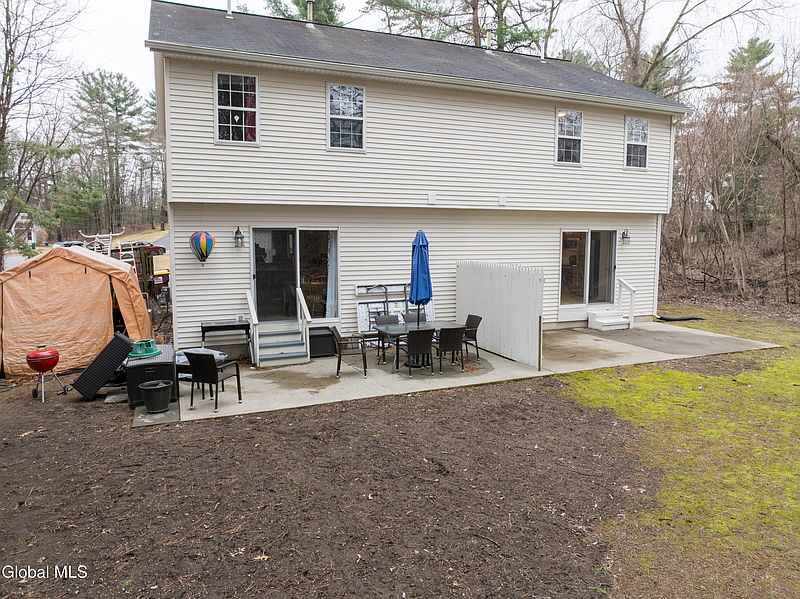 3rd image of 33 Cambridge Drive