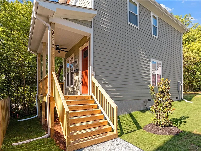 320 Gray Ave #A — Photo 29