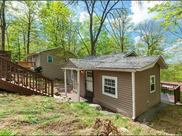 32 Hillside Trl, Monroe, NY 10950