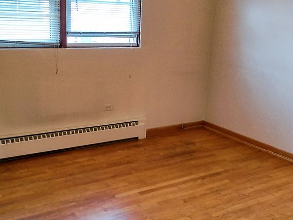 3rd image of 7500 W Lawrence Ave APT 1B