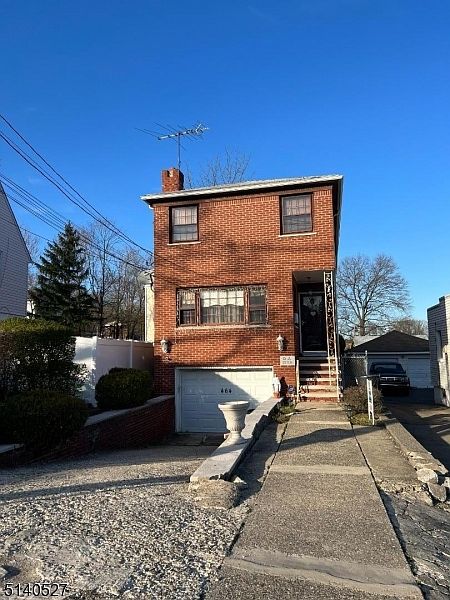 2nd image of 464 Preakness Ave