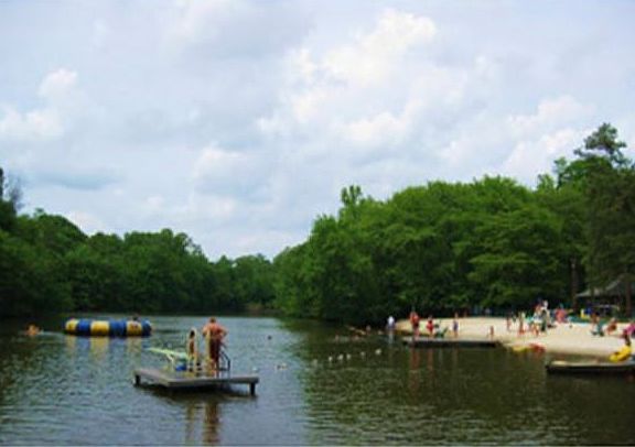 Wenonah Lake - 2 blocks away