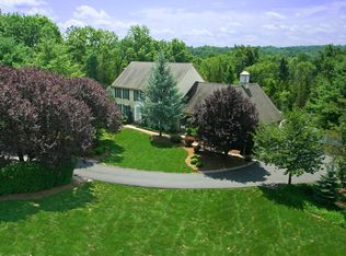 22 Roundtop Rd, Tewksbury Township, NJ 08858