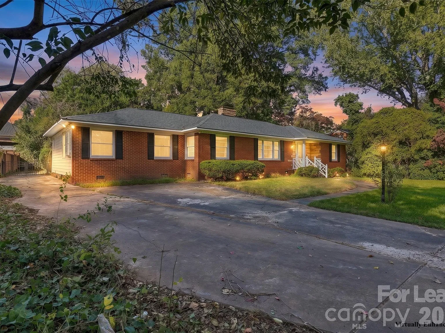 3 bed, 3.0 bath, 2420 sqft, $3,200 — Photo 1