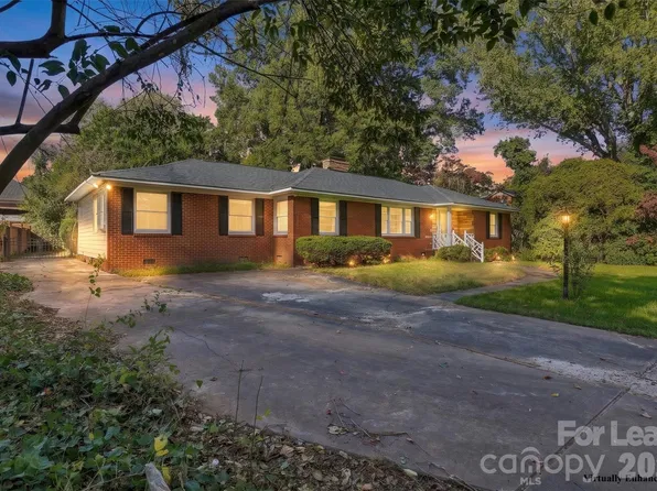 618 Shelton St, Charlotte, NC 28270
