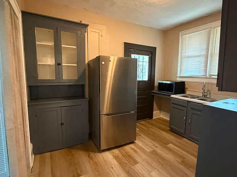 623 Ivy St — Photo 9
