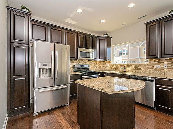 4th image of 705 E Hamlin Ln #91