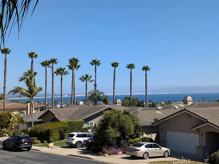 1611 Costa Del Sol — Photo 31