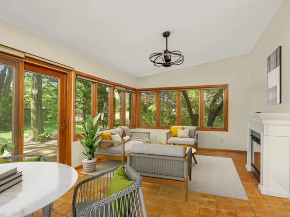 15423 Boulder Creek Dr, Minnetonka, MN 55345