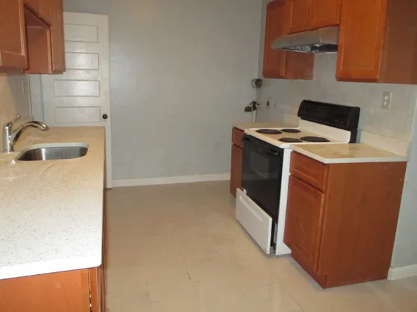1887 Beacon St #1F, Brookline, MA 02445