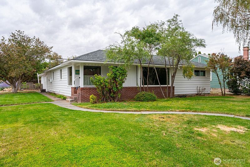 4th image of 165 D Street SW