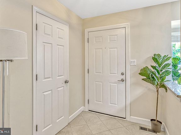 3rd image of 15462 Windsong Ln