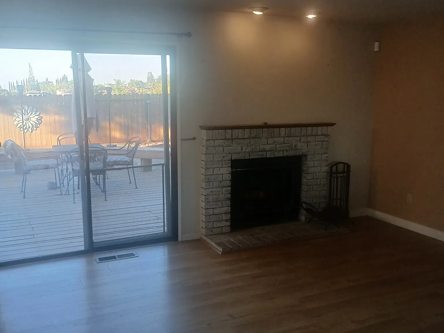 3 bed, 1915 sqft, $3,580 — Photo 4