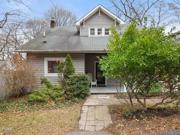 407 Wangum Ave, Hawley, PA 18428