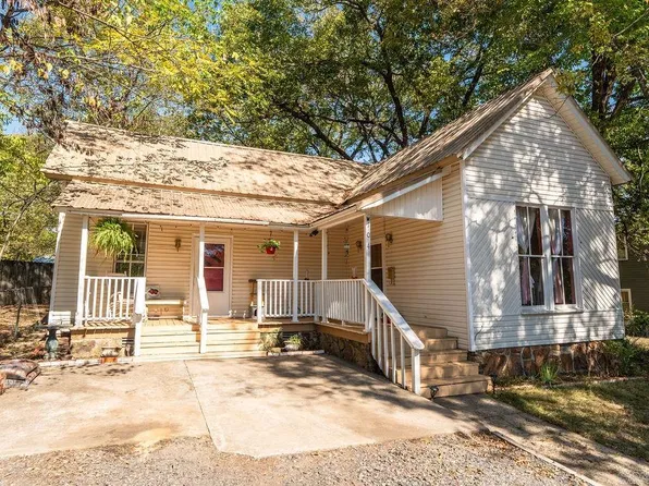 104 W Spring St, Heber Springs, AR 72543