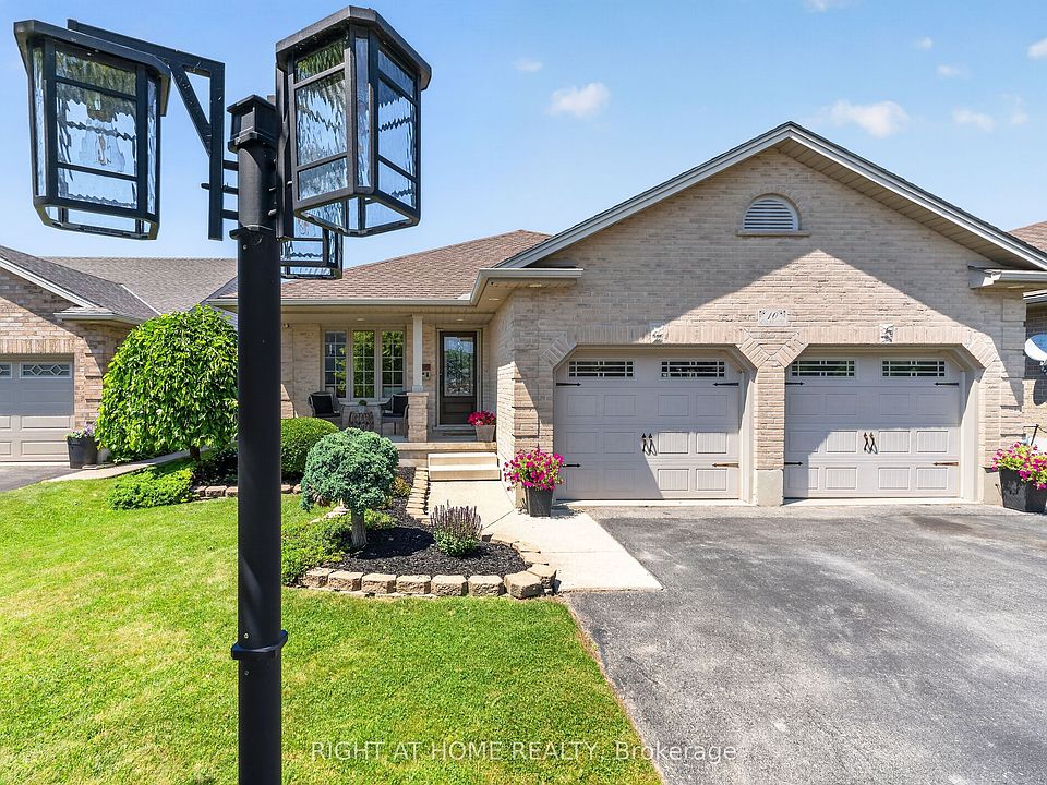 1st image of 10 Galbraith Ct