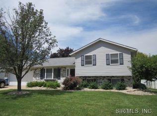 316 Meadow Dr, Bethalto, IL 62010