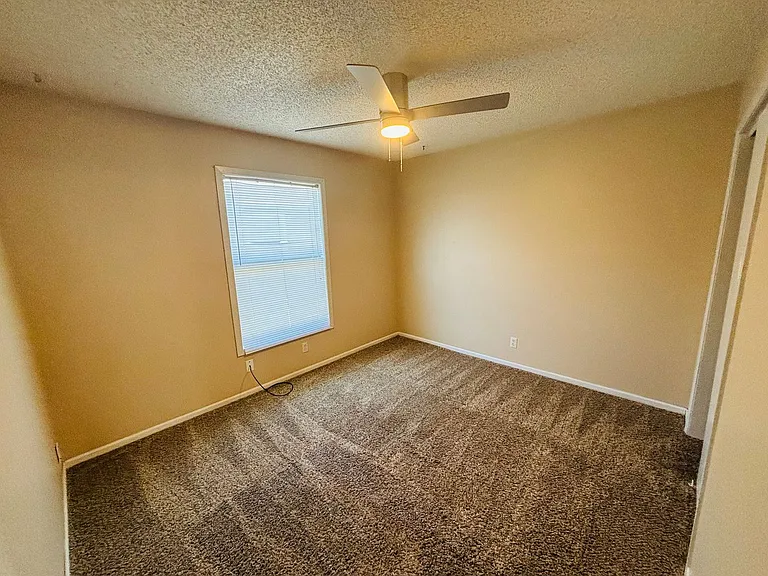 6720-6732 W Par Ln — Photo 4