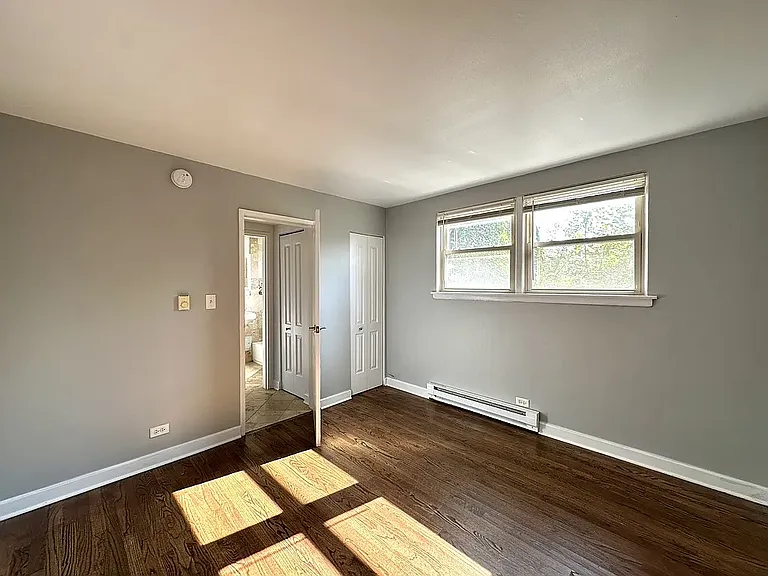 7632 N Milwaukee Ave — Photo 4
