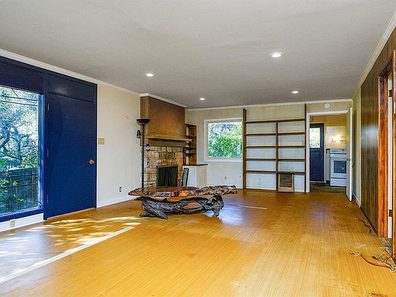 4th image of 17260 Hillcrest Ave