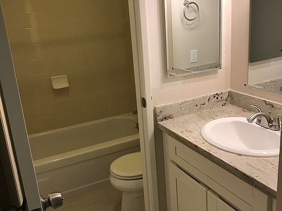 3rd image of 616 25th St APT 02