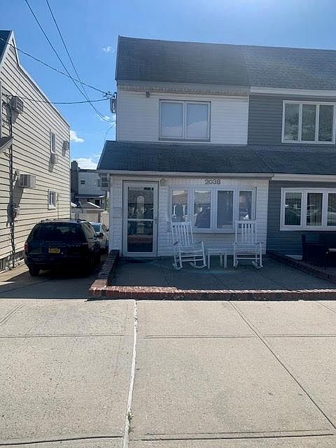 1st image of 2038 E 74th St