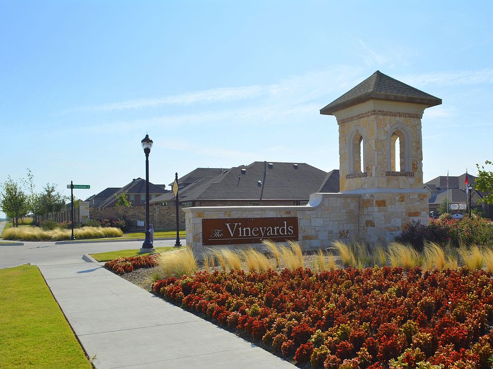 Vineyards Community