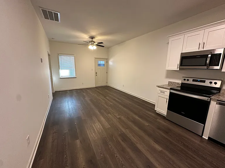 417 Burson Ave #A — Photo 4