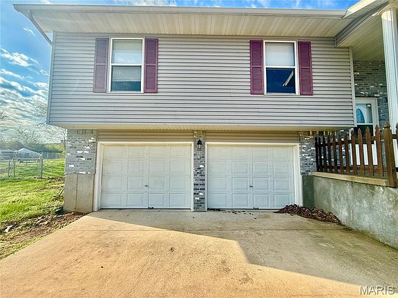 2nd image of 3 Bradley Ct