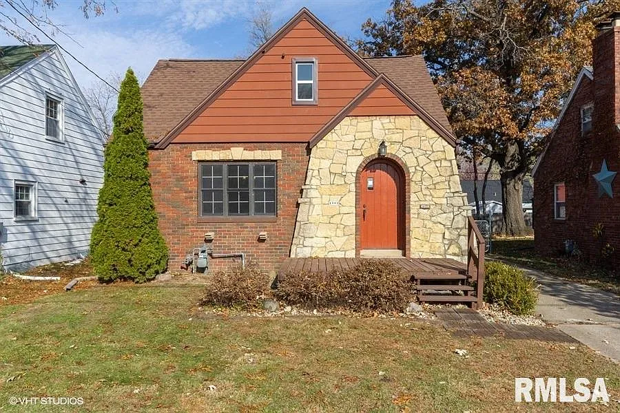 1003 E Seneca Pl photo 1