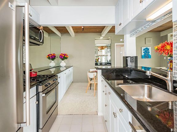 5th image of 990 Duncan St APT 304G