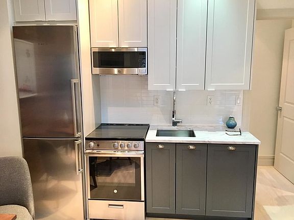 3rd image of 156 Stanton St APT 4