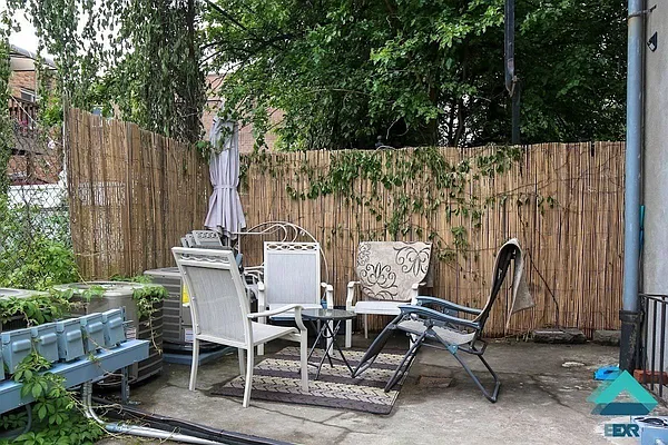 Rented by EXR | media 25