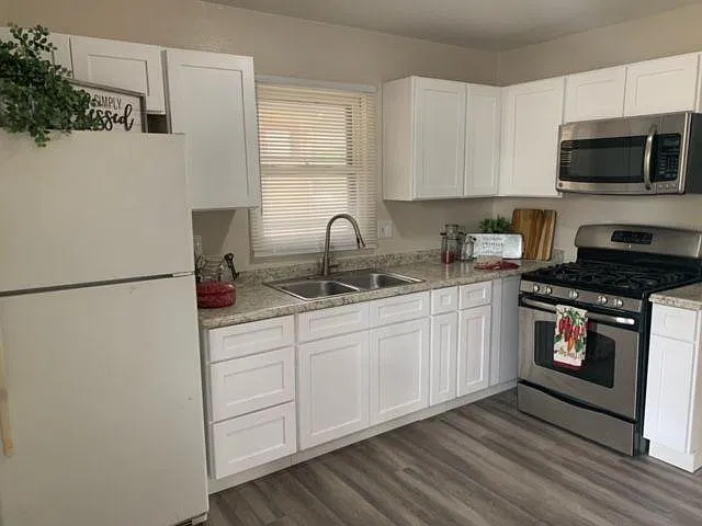 3 bed, 864 sqft, $1,795 — Photo 3