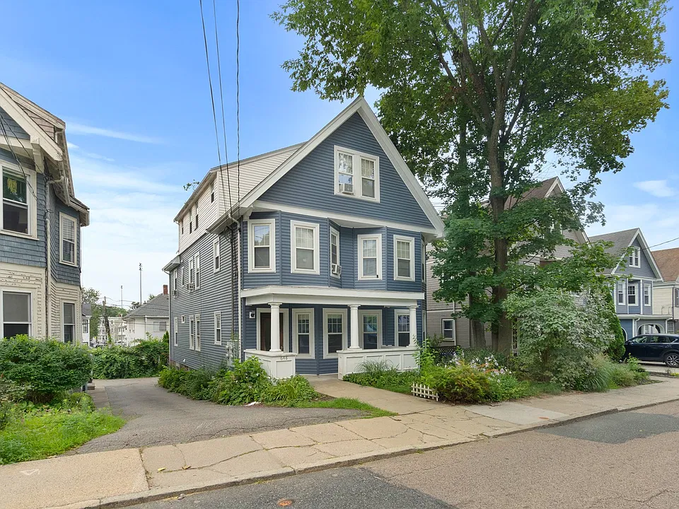 648 South St #3