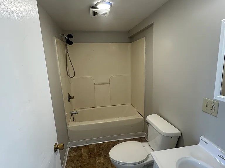 203 5th St #1 — Photo 7