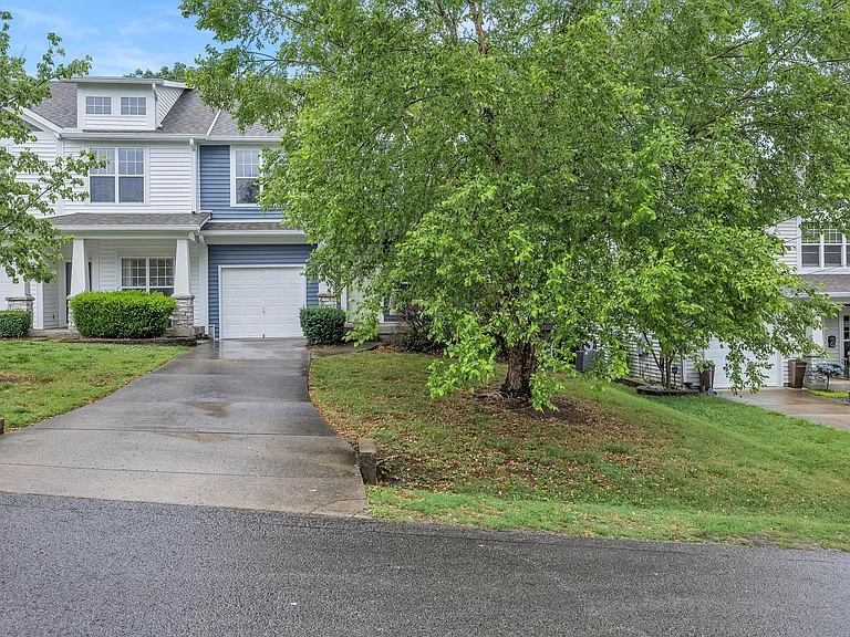 407 Normandy Cir — Photo 5