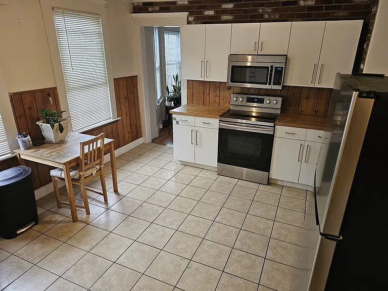 69 Fairfield St #2 — Photo 4