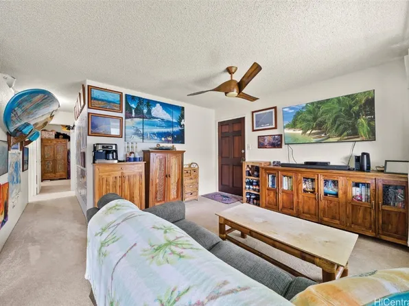 94-1036 Oli Pl #U6, Waipahu, HI 96797