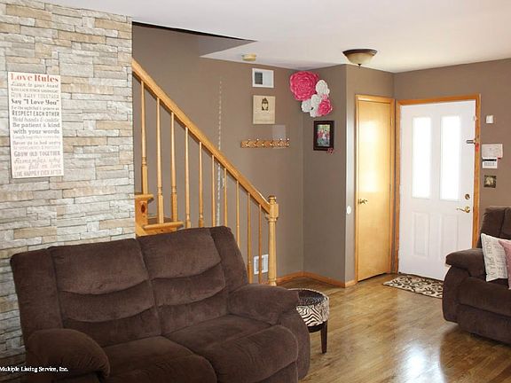 5th image of 33 Vanessa Ln