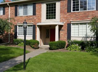 42358 Woodward Ave APT D2, Bloomfield Hills, MI 48304