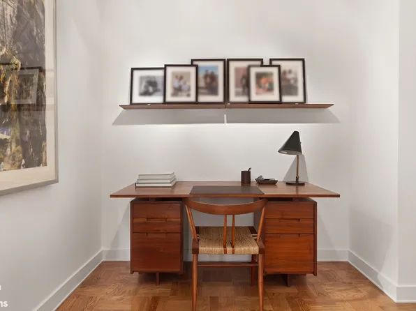 650 Park Avenue image 7 of 11