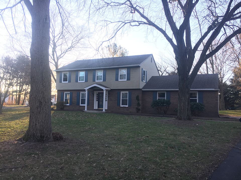 2nd image of 46 Quartz Mill Rd