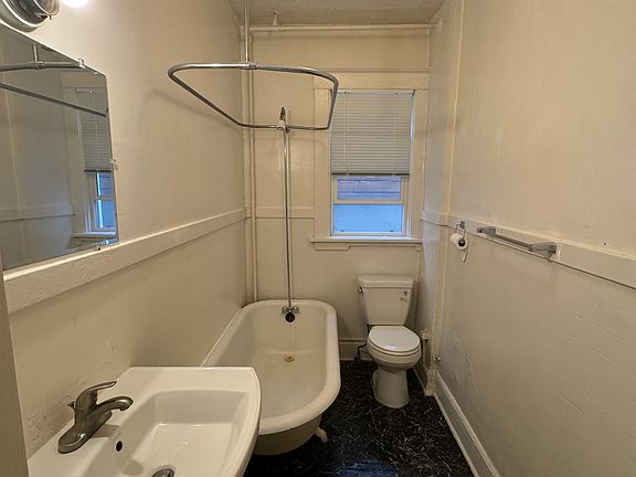 5th image of 215 Pontius Ave N APT 22