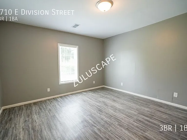 1710 E Division St — Photo 12
