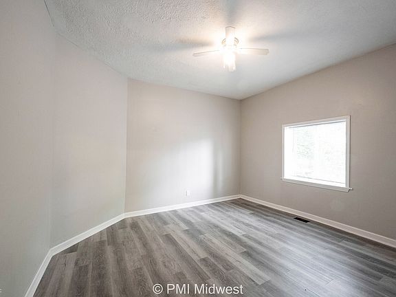 4th image of 623 Orange St
