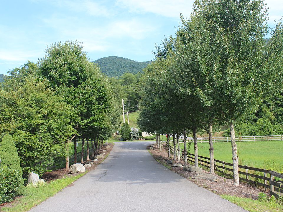 2nd image of Hideaway Drive